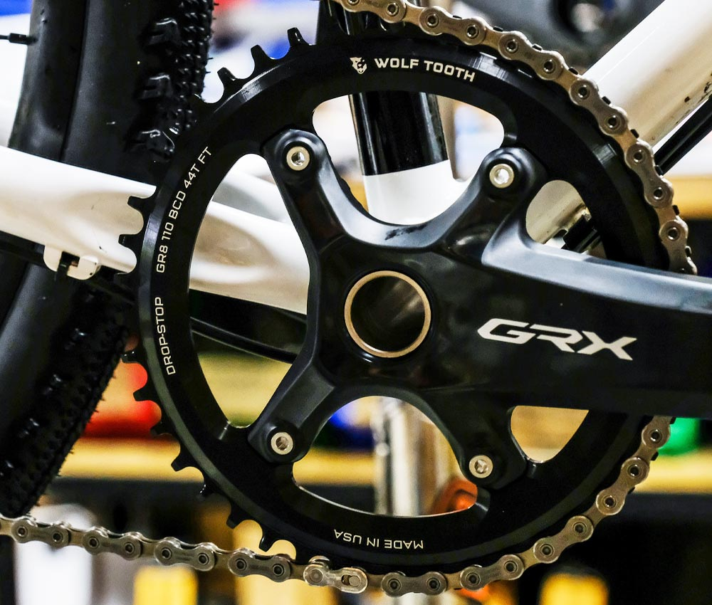 Wolf Tooth Drop Stop B Kettenblatt - Shimano GRX Lochkreis 110mm Asymmetrisch 9-12 Fach 44 Zaehne – Bild 4